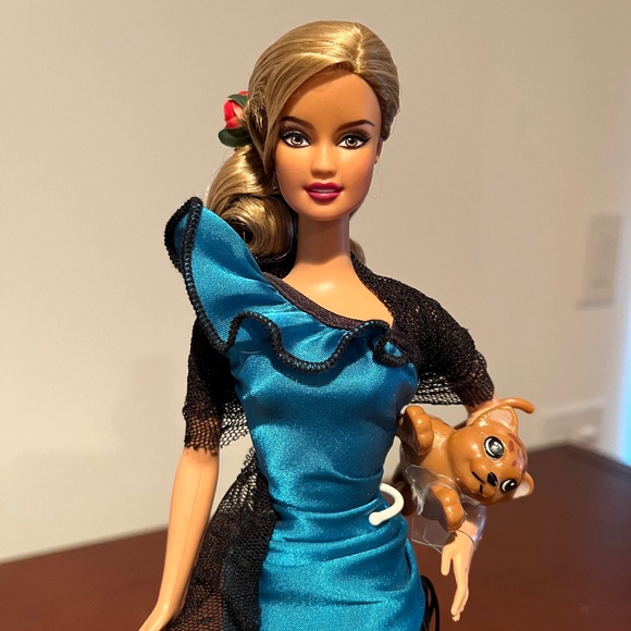 Barbie Doll 2011 Dolls of the World - Argentina Barbie - Picture 2 of 8